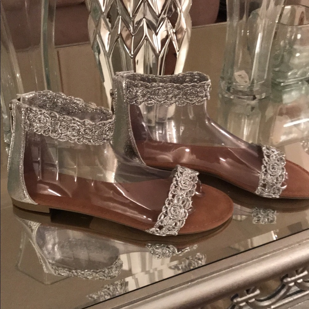 BAMBOO SILVER SANDALS(NEW IN BOX) ‼️NO OFFERS‼️ - Picture 6 of 8